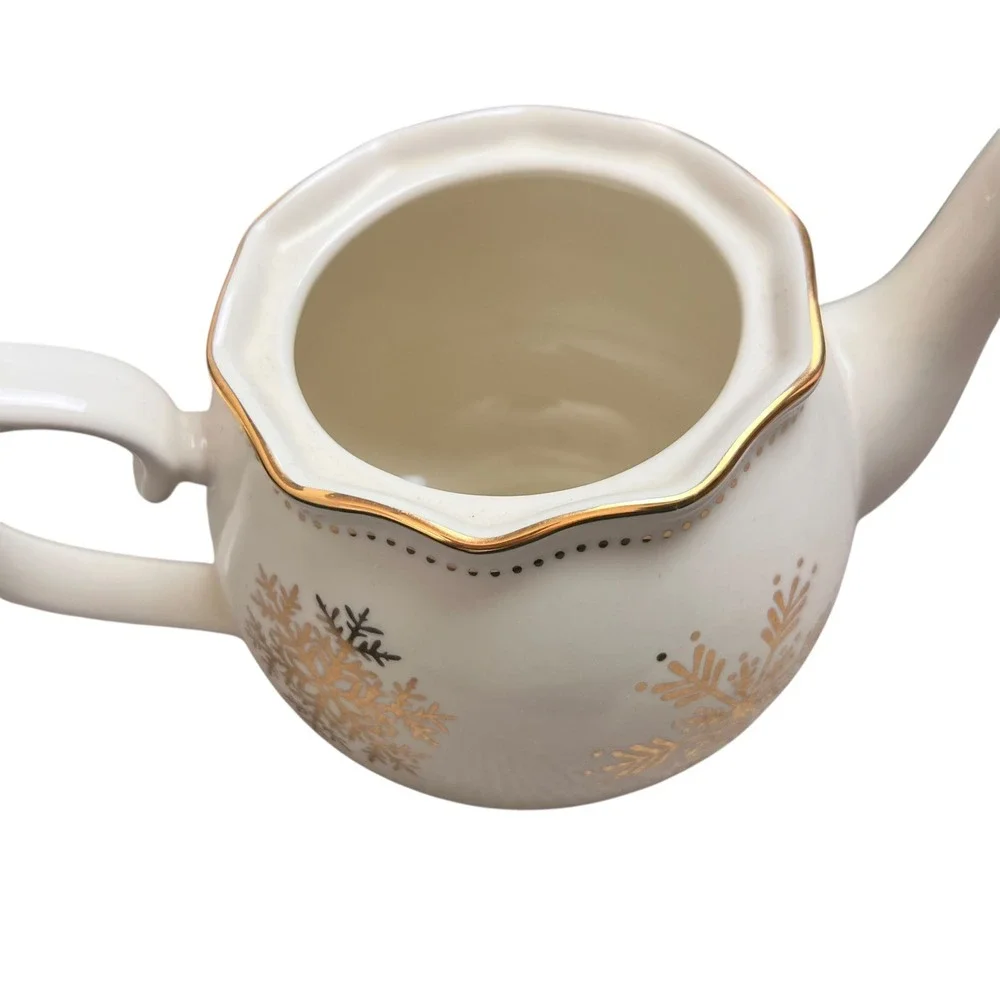 Cracker Barrel Season of Glory White Gold Snowflake Ceramic Teapot‎ Holiday
